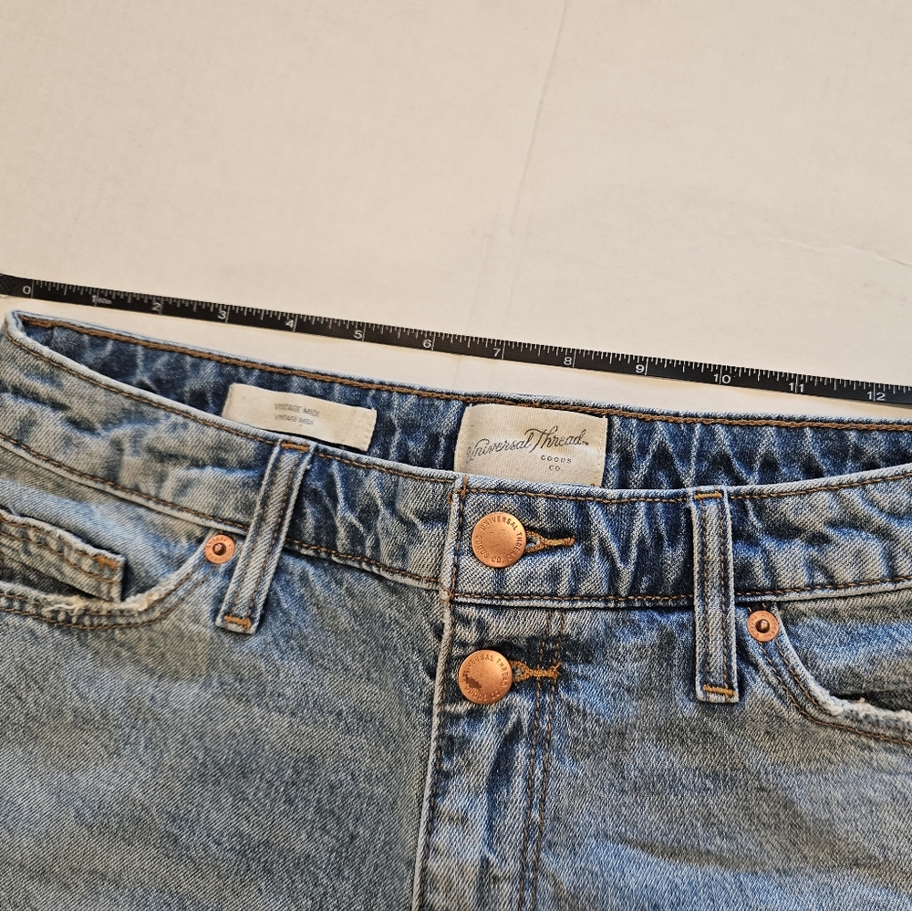 Iniversal Thread,EUC, Vintage Midi Jean Shorts, Size 6 - Picture 5 of 12